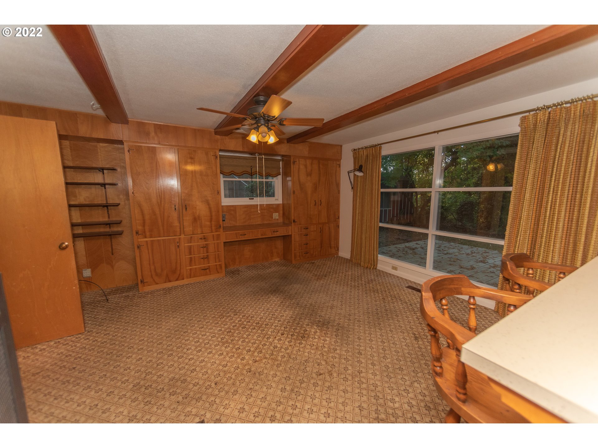 565 East 39th Place Eugene, OR 97405 - Photo 8 of 19 a view of empty room with windows