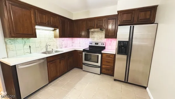 $2,350 | 12 Sipp Avenue, Clifton, NJ 07013