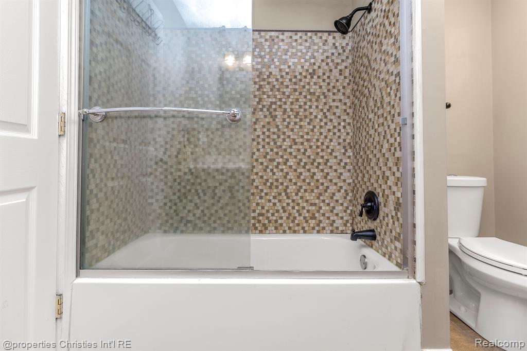 176 Barrington Road Bloomfield Hills, MI 48302 - Photo 21 of 41