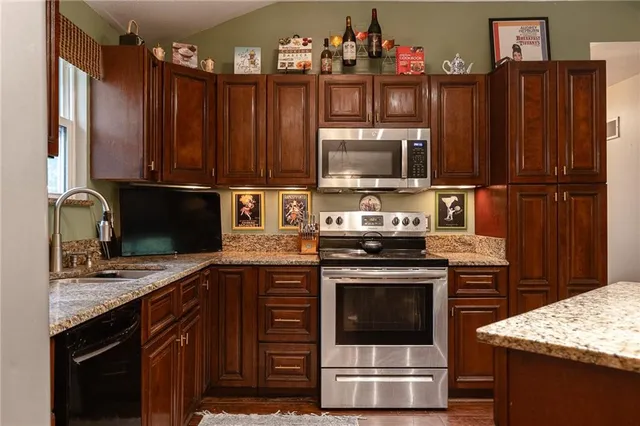 $295,000 | 2961 Iva Drive, Independence, MO 64057