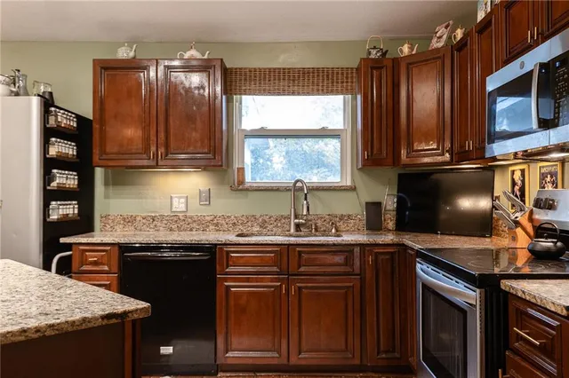 $295,000 | 2961 Iva Drive, Independence, MO 64057