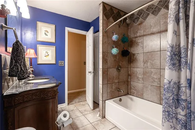 $295,000 | 2961 Iva Drive, Independence, MO 64057