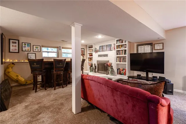 $295,000 | 2961 Iva Drive, Independence, MO 64057