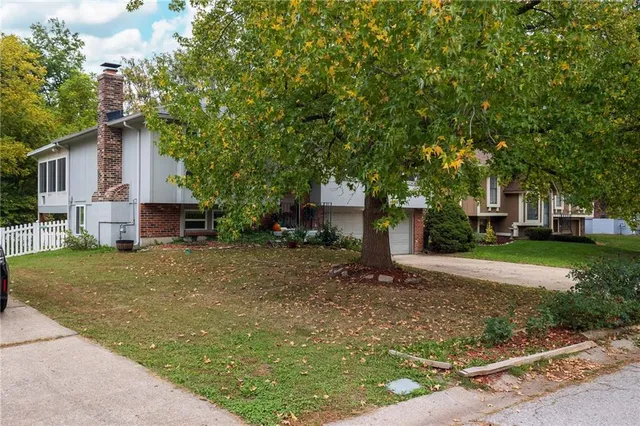 $295,000 | 2961 Iva Drive, Independence, MO 64057