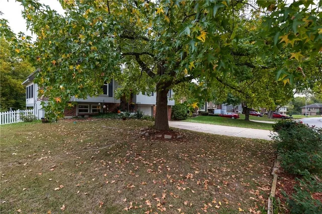 $295,000 | 2961 Iva Drive, Independence, MO 64057