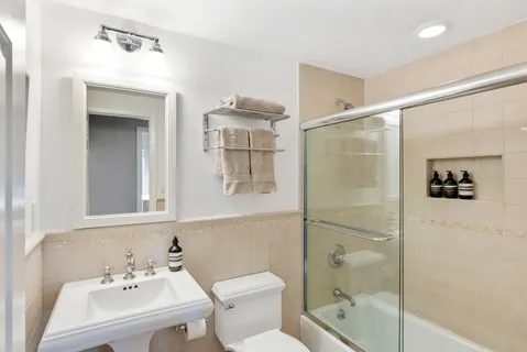 $1,495,000 | 21 South South Fulton Drive, Unit 6, Montauk, NY 11954