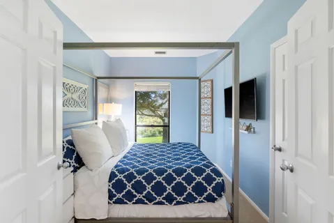 $1,495,000 | 21 South South Fulton Drive, Unit 6, Montauk, NY 11954