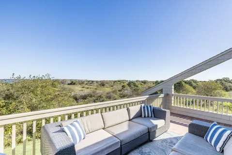 $1,495,000 | 21 South South Fulton Drive, Unit 6, Montauk, NY 11954