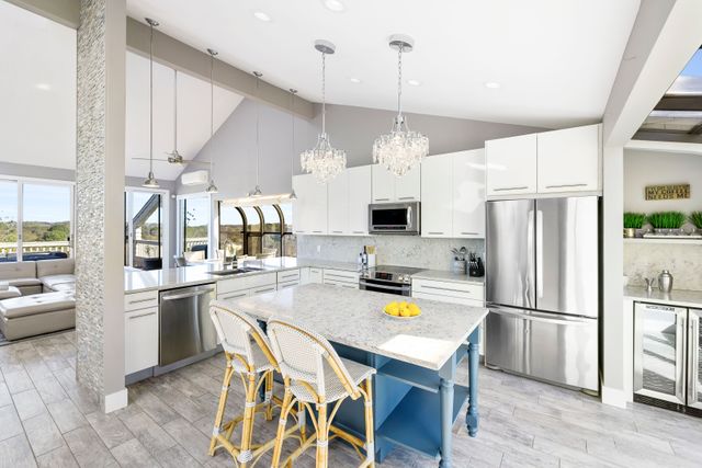 $1,495,000 | 21 South South Fulton Drive, Unit 6, Montauk, NY 11954