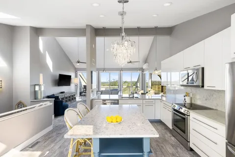 $1,495,000 | 21 South South Fulton Drive, Unit 6, Montauk, NY 11954