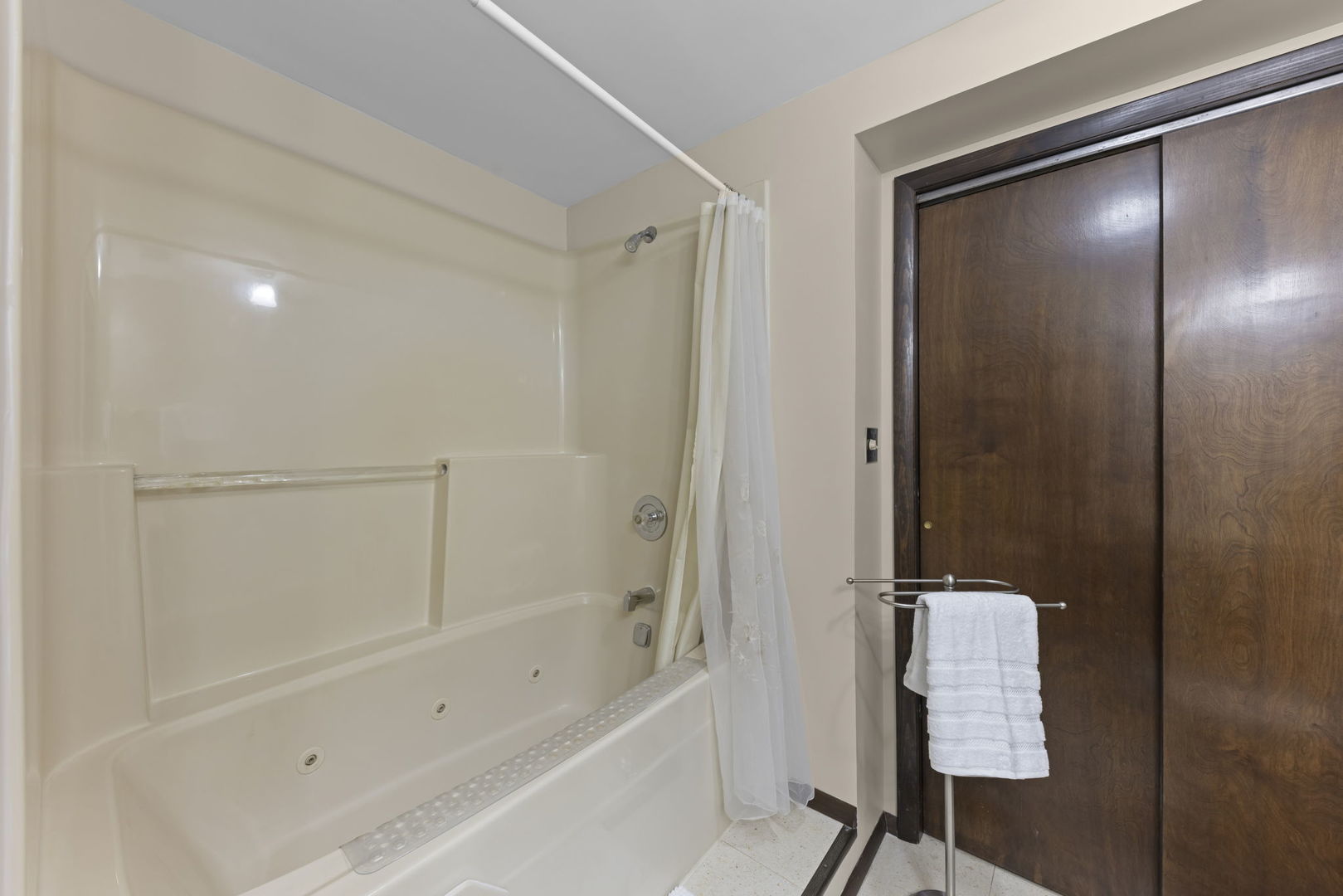 565 4th Street Lemont, IL 60439 - Photo 19 of 28