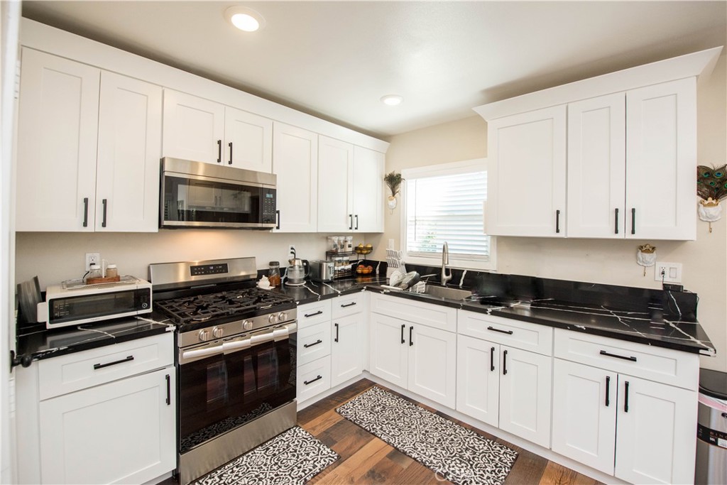 2803 Ladera Road San Bernardino, CA 92405 - Photo 7 of 37