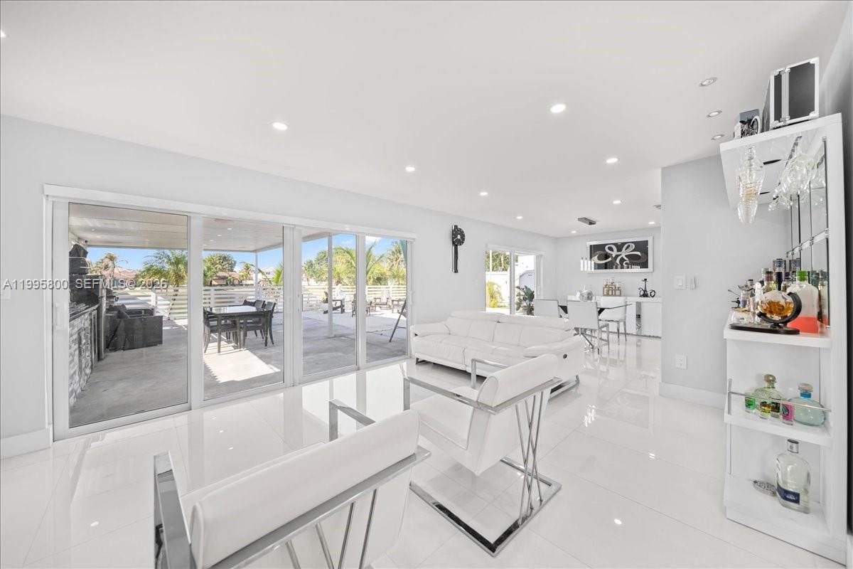 15341 Southwest 36th Street Miami, FL 33185 - Photo 17 of 56