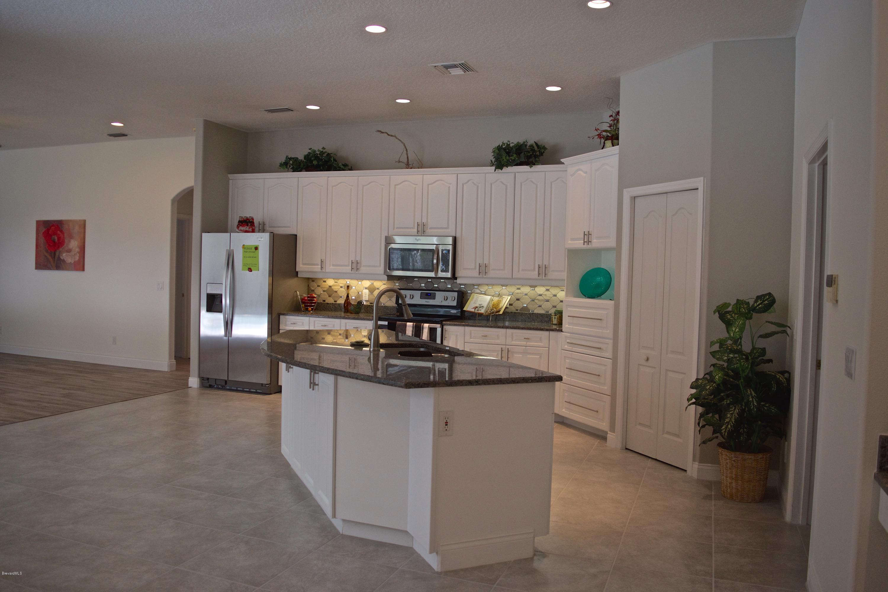 779 Seymour Road Northeast Palm Bay, FL 32905 - Photo 4 of 50 DSC_0630