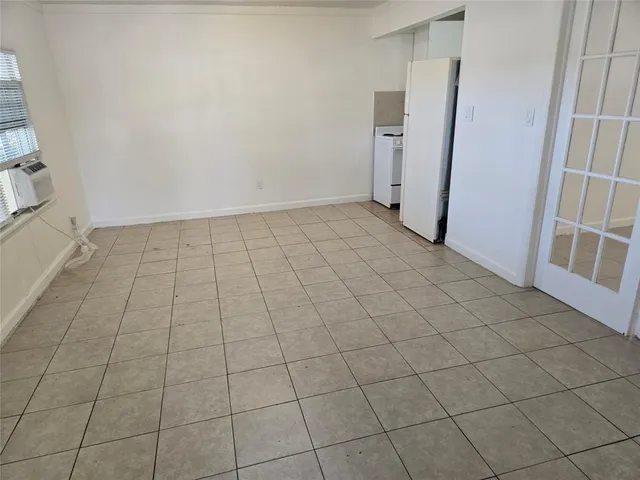 $1,600 | 3902 Southwest 12th Place, Unit 12, Fort Lauderdale, FL 33312