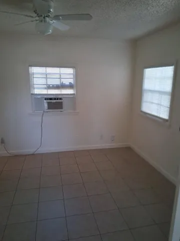 $1,600 | 3902 Southwest 12th Place, Unit 12, Fort Lauderdale, FL 33312