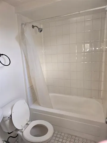 $1,600 | 3902 Southwest 12th Place, Unit 12, Fort Lauderdale, FL 33312