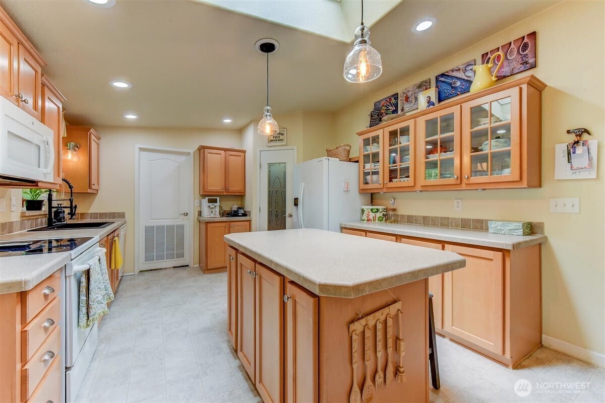 22623 31st Avenue Southeast, Unit A6 Bothell, WA 98021 - Photo 6 of 20