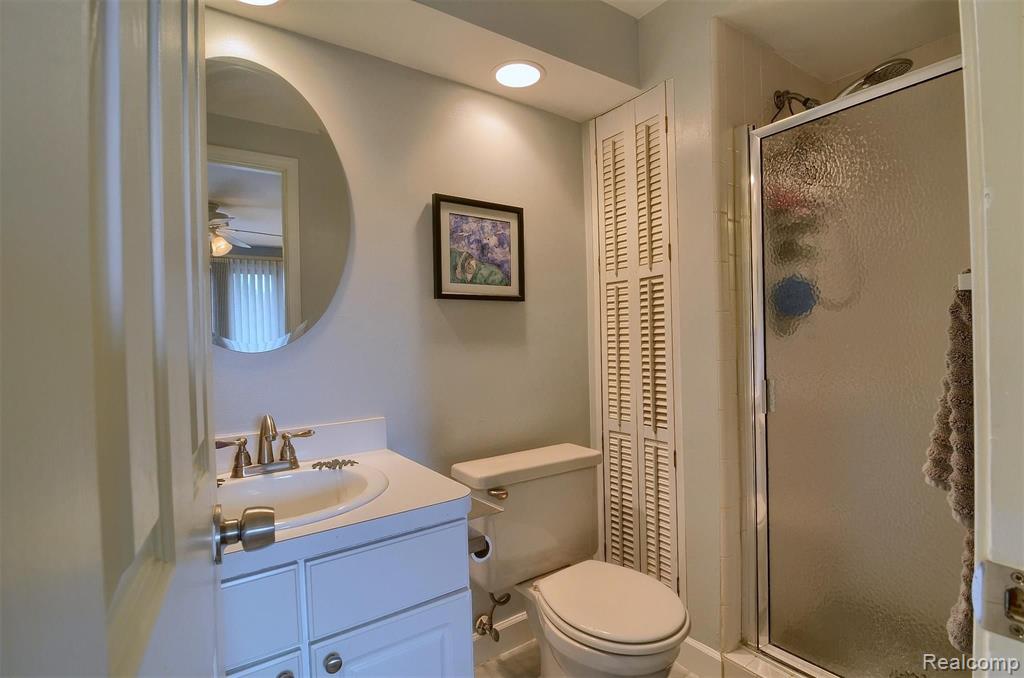 1986 Pondview Court Rochester Hills, MI 48309 - Photo 22 of 37