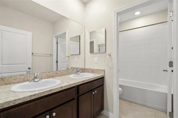$3,295 | 2927 Greenleaf Terrace, Parrish, FL 34219