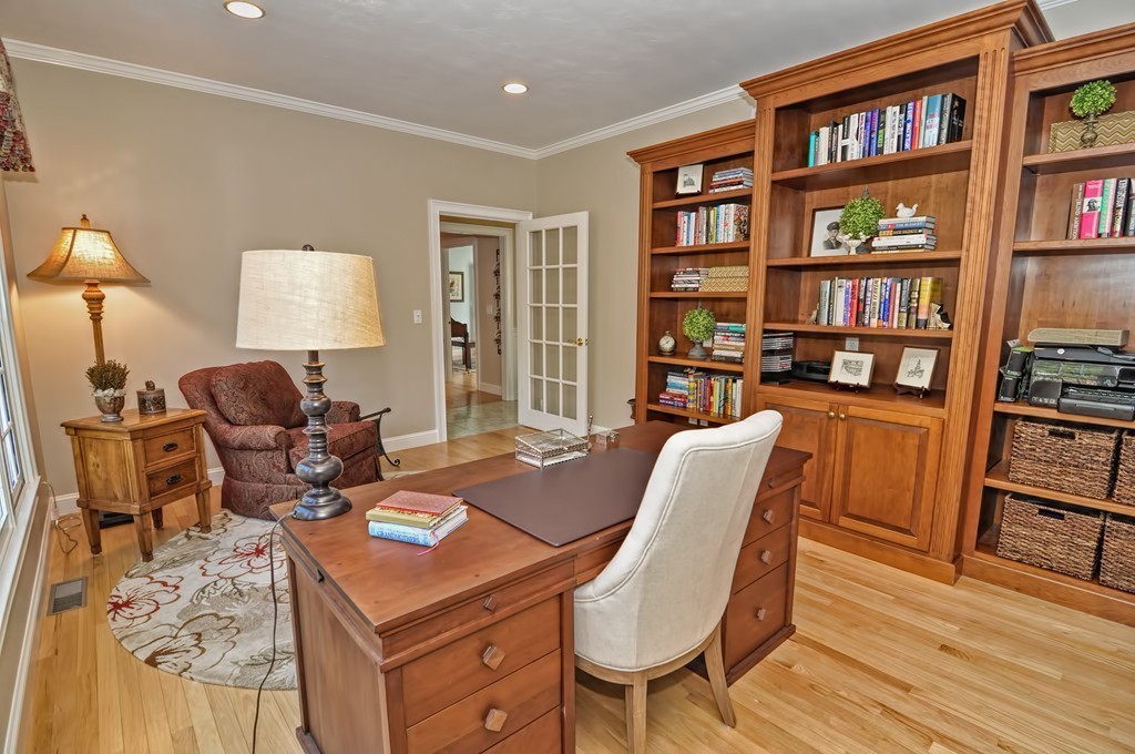 4 Bunker Road Medfield, MA 02052 - Photo 13 of 30 Gallery Image 13