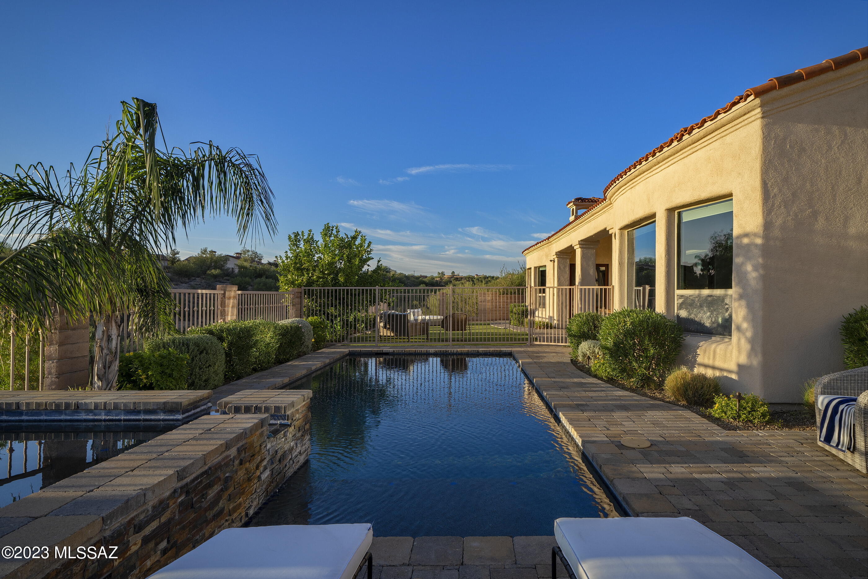 10889 North Pusch Ridge View Place Oro Valley, AZ 85737 - Photo 33 of 38