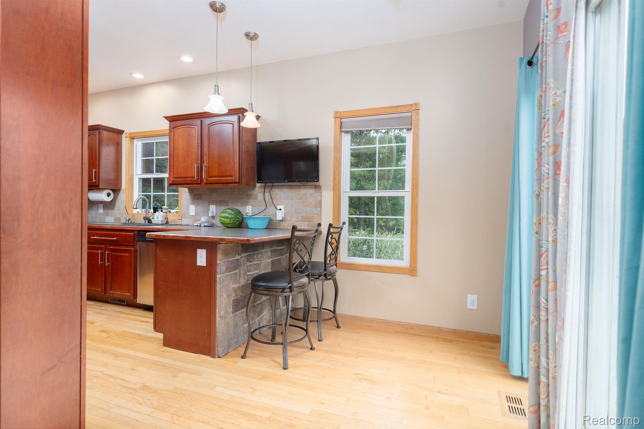7716 Sharpe Road Fowlerville, MI 48836 - Photo 9 of 42 Gallery Image 9