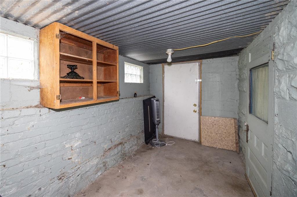 511 2nd Street Monessen, PA 15062 - Photo 15 of 21 a view of an empty room and a window
