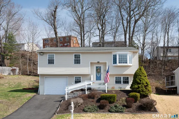 $479,000 | 23 Fleetwood Drive, Danbury, CT 06810