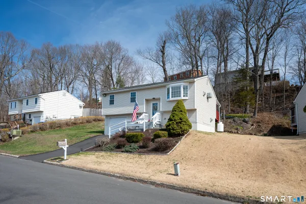 $479,000 | 23 Fleetwood Drive, Danbury, CT 06810