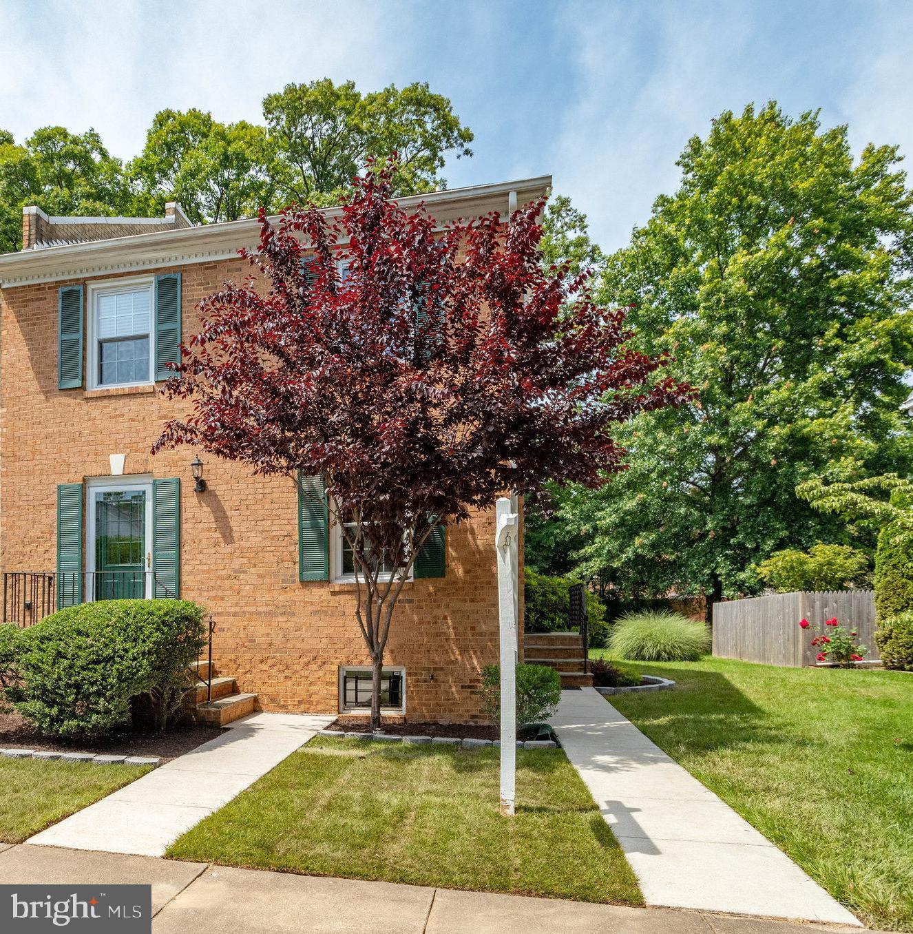7046 Leestone Street Springfield, VA 22151 - Photo 4 of 62