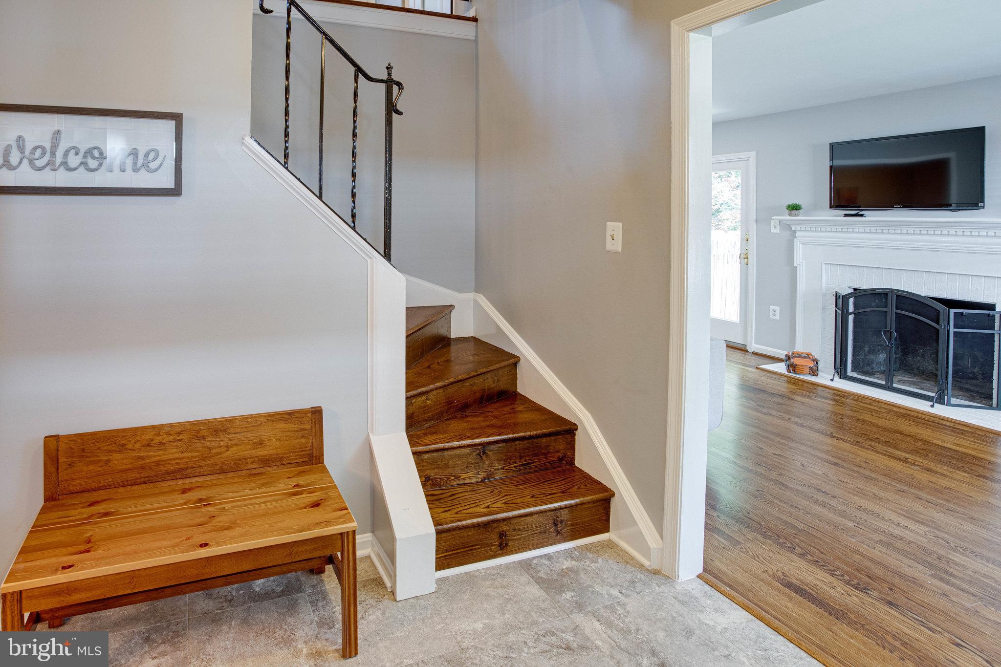 7046 Leestone Street Springfield, VA 22151 - Photo 8 of 62