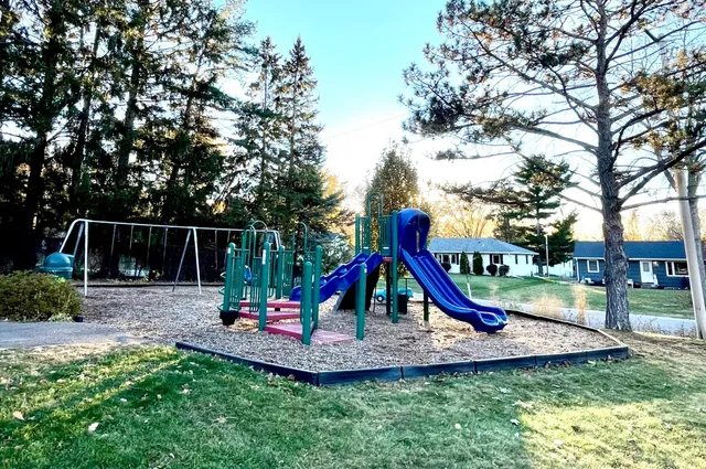 $125,000 | 2569 Stacker Boulevard, St. Paul, MN 55110