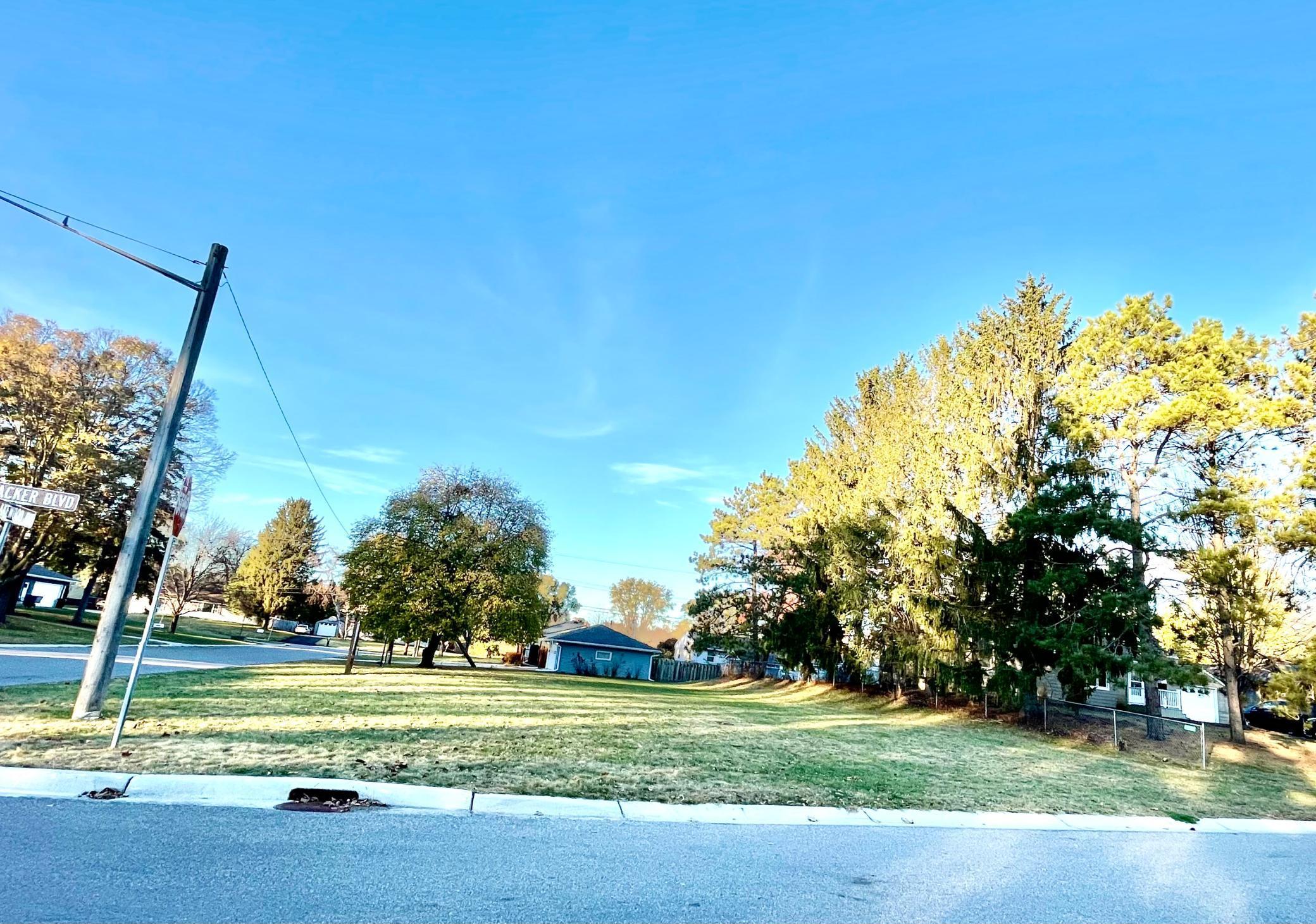 2569 Stacker Boulevard St. Paul, MN 55110 - Photo 10 of 14