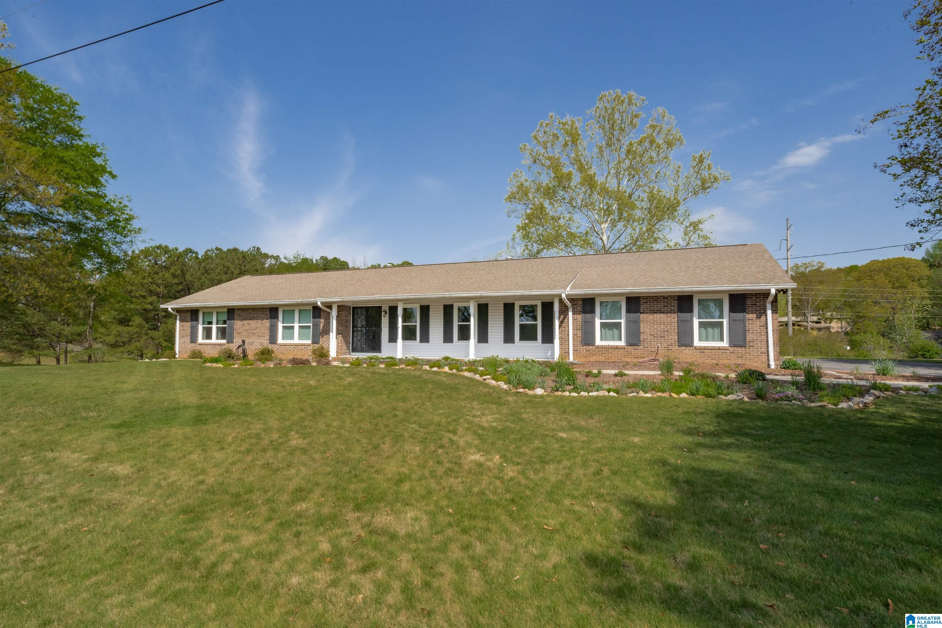 979 Alpine Way Pelham, AL 35124 - Photo 2 of 58