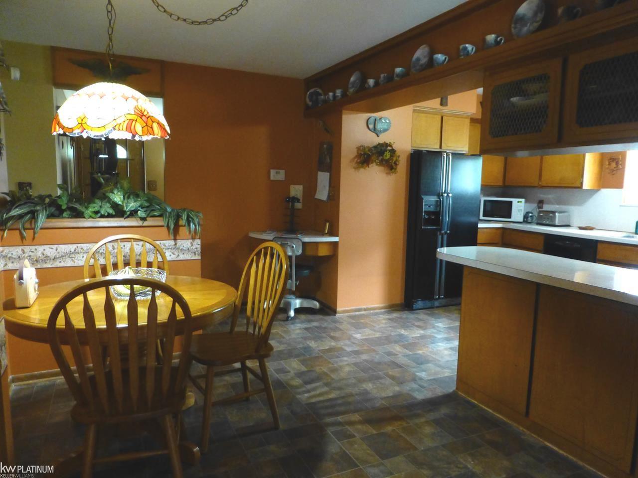 6240 County Line Road New Baltimore, MI 48047 - Photo 19 of 79 50079407-19.JPG