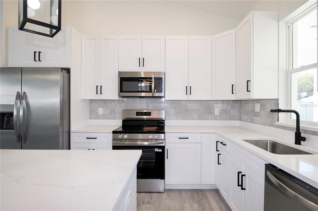 3915 El Rado Avenue Sebring, FL 33872 - Photo 14 of 45