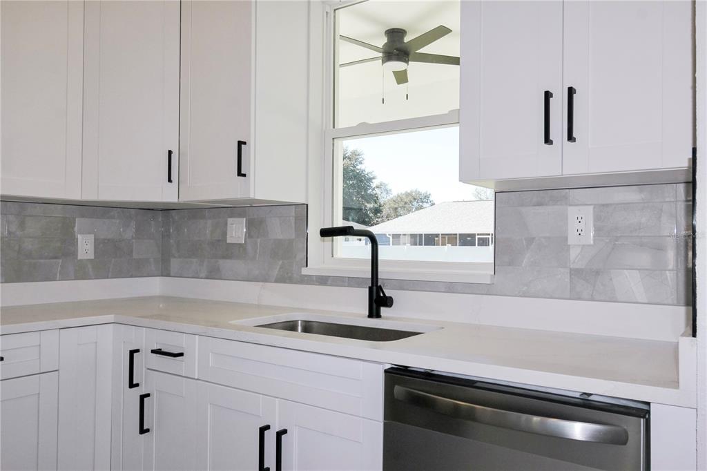 3915 El Rado Avenue Sebring, FL 33872 - Photo 15 of 45