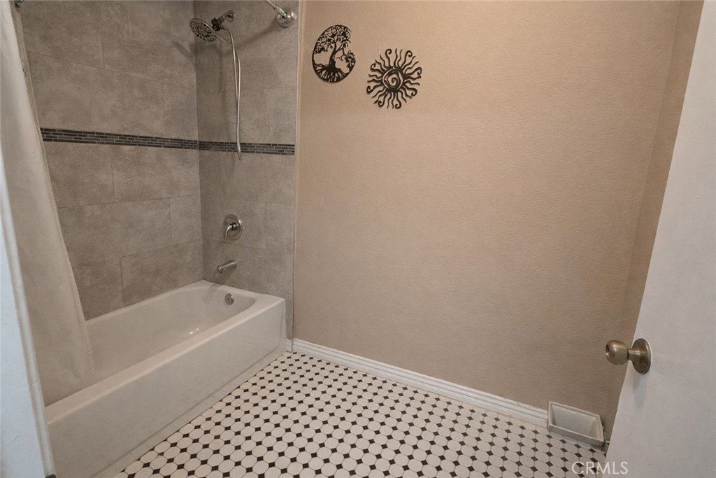 18598 Granite Avenue Riverside, CA 92508 - Photo 13 of 39 Bathroom 2 (decluttered with ai)
