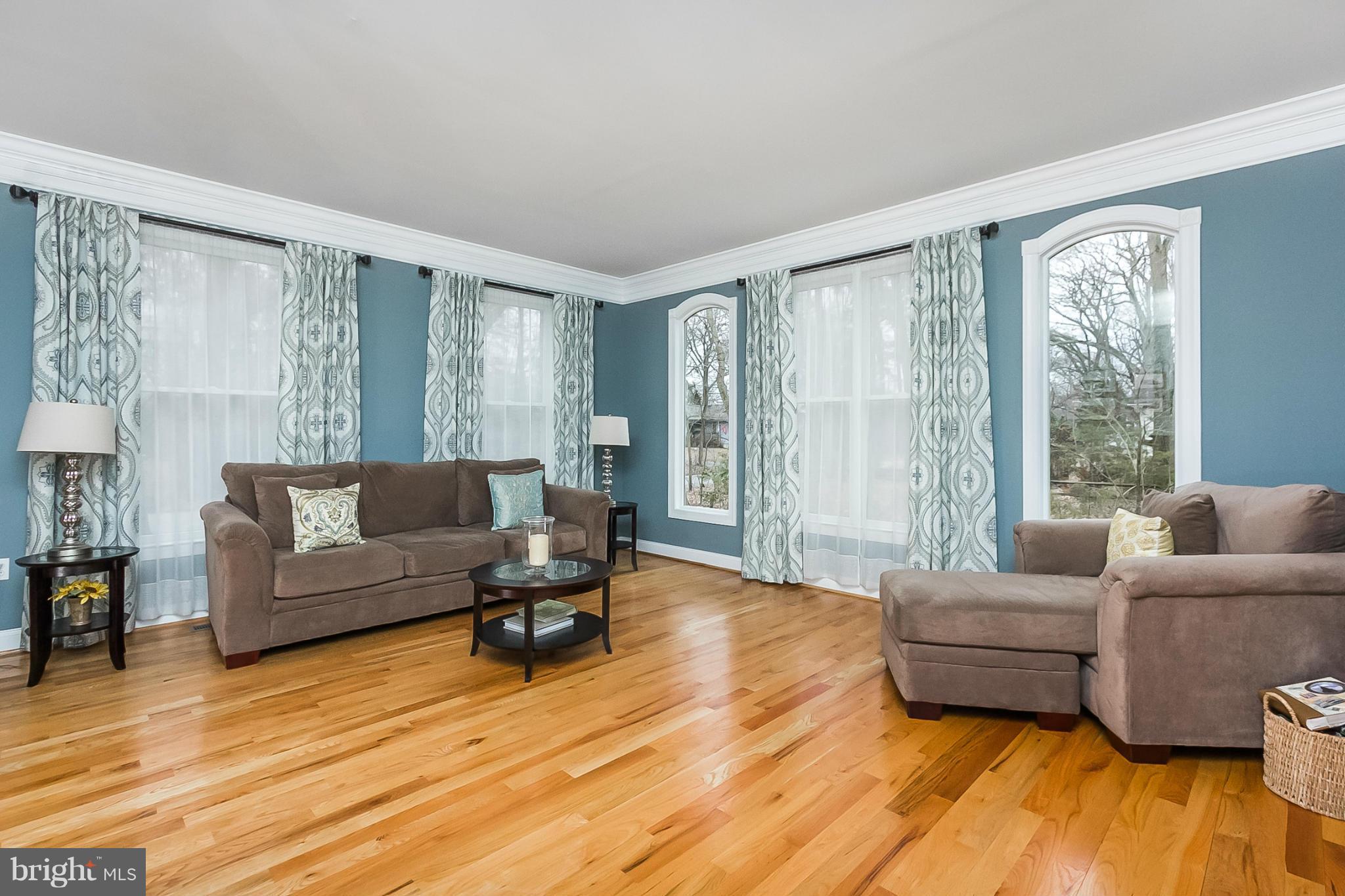 170 Dundee Road Severna Park, MD 21146 - Photo 7 of 30 Living Room