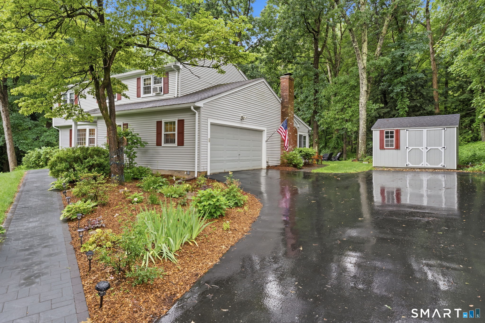 9 Banks Road Simsbury, CT 06092 - Photo 2 of 40