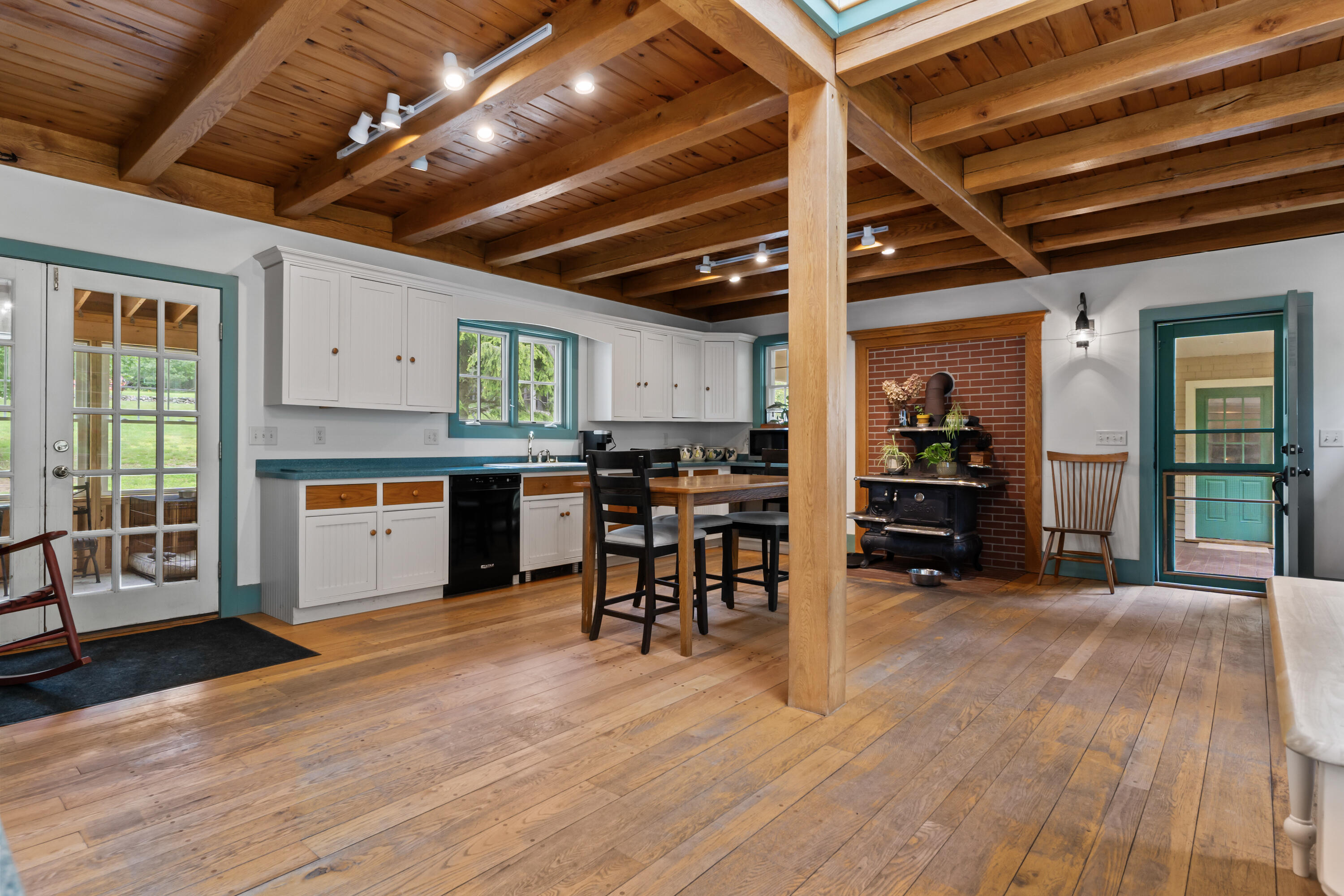 373 Brixham Road Eliot, ME 03903 - Photo 15 of 60 Kitchen