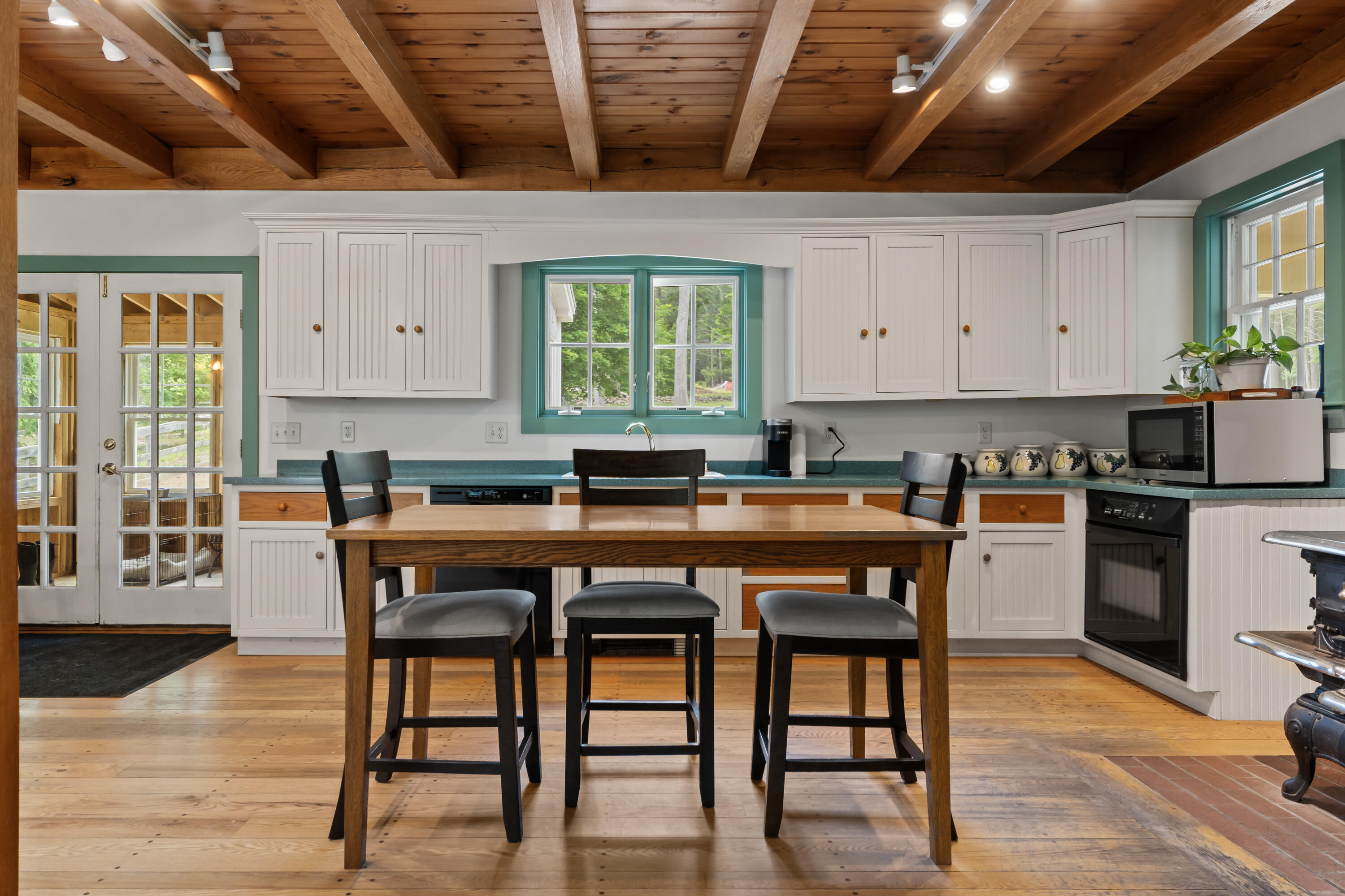 373 Brixham Road Eliot, ME 03903 - Photo 16 of 60 Kitchen