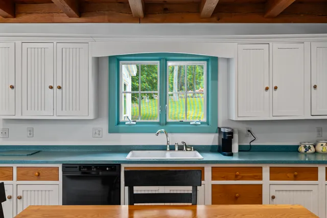 $1,395,000 | 373 Brixham Road, Eliot, ME 03903