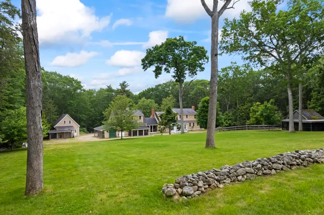 $1,395,000 | 373 Brixham Road, Eliot, ME 03903