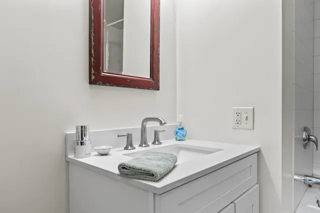 $1,395,000 | 373 Brixham Road, Eliot, ME 03903