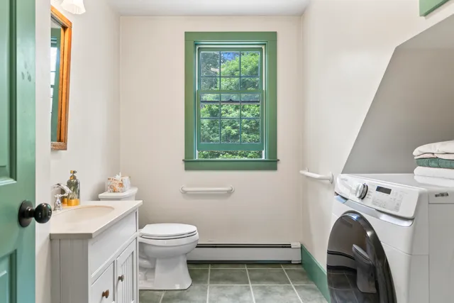 $1,395,000 | 373 Brixham Road, Eliot, ME 03903