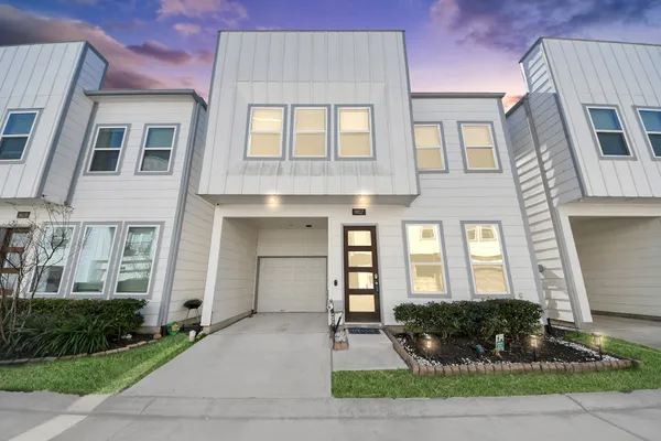 $2,200 | 9017 Lonestar Creekbend Lane, Houston, TX 77080