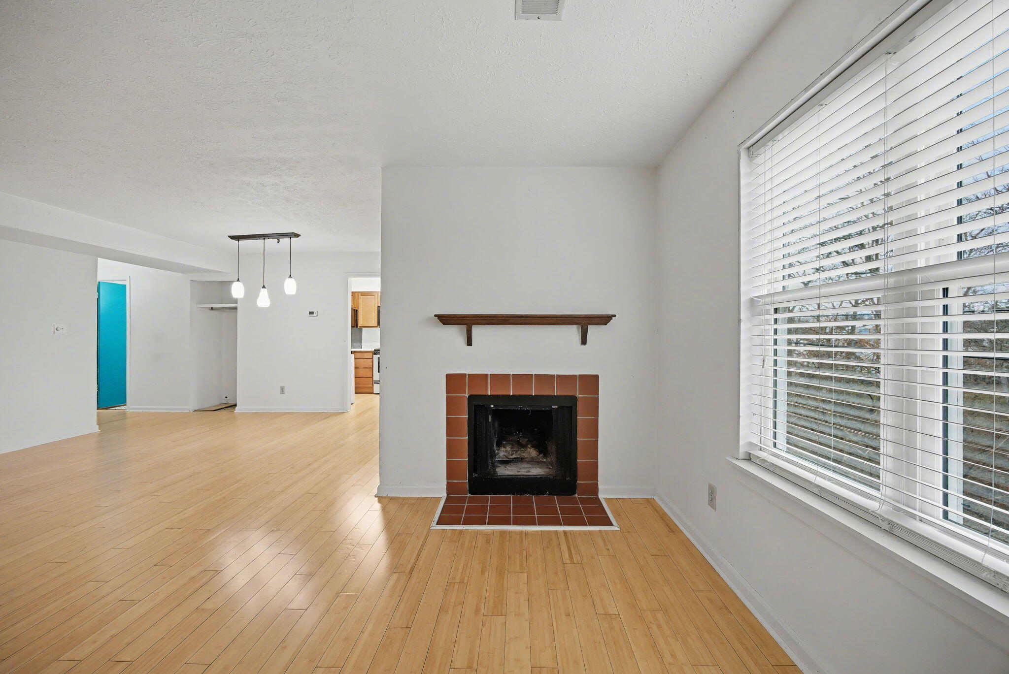421 Redding Road, Unit 71 Lexington, KY 40517 - Photo 9 of 28 421 FP 1