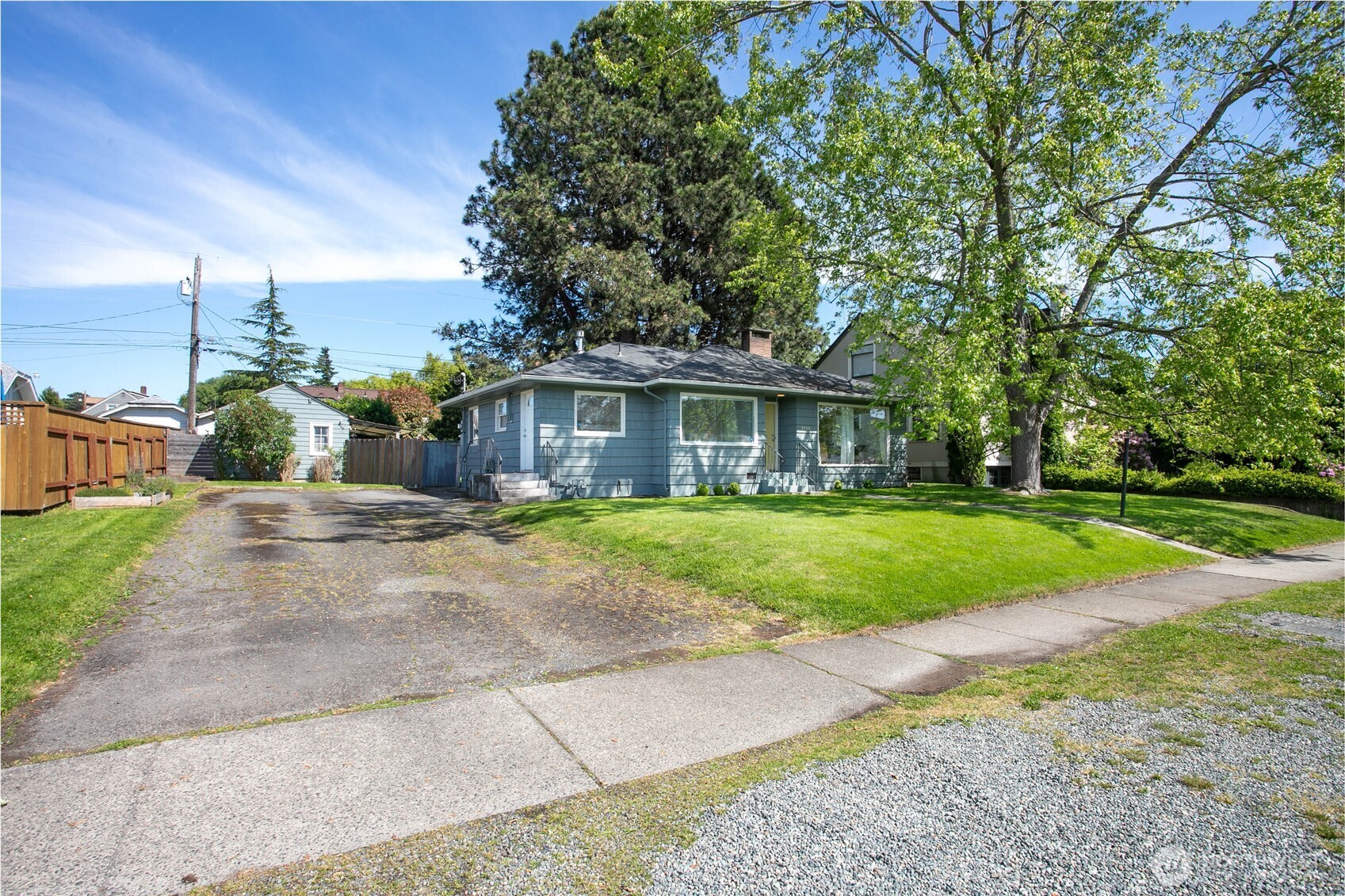 2720 Russell Street Bellingham, WA 98225 - Photo 2 of 27